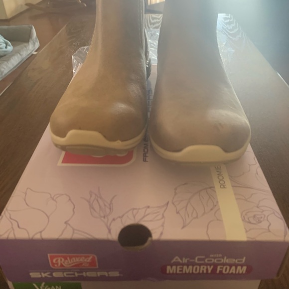 Skechers brown vegan booties Relaxed memory foam size 7.5 - Picture 6 of 6